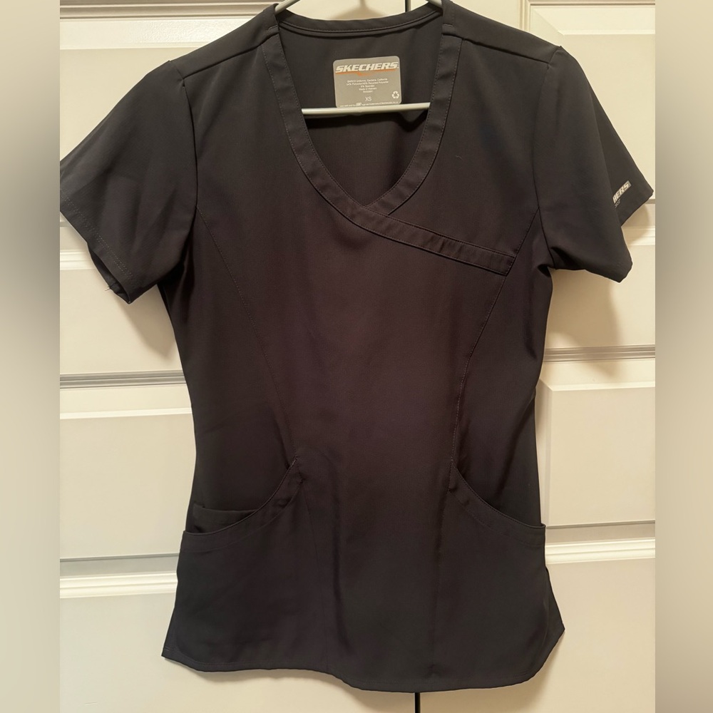 Skechers scrub tops XS
